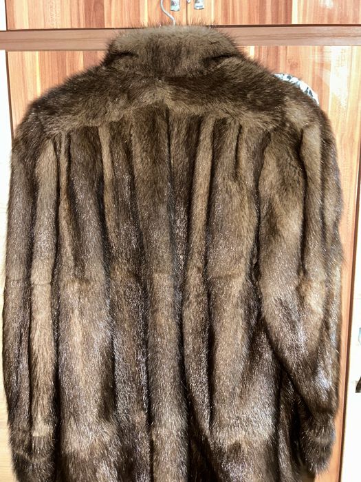 Haină din blană naturală