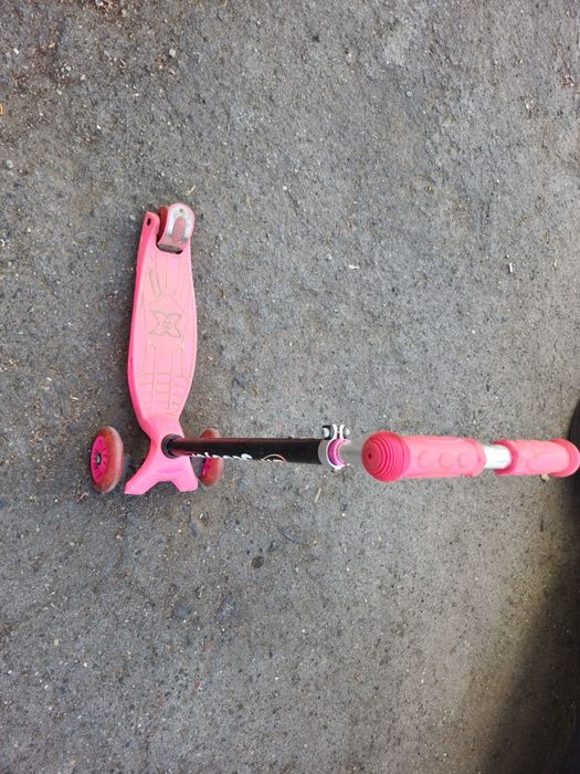 Продам детский самокат (девочка)