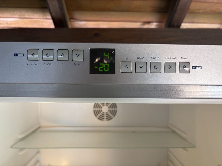 LIEBHERR хладилник с Фризер.