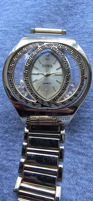 Дамски ръчен часовник