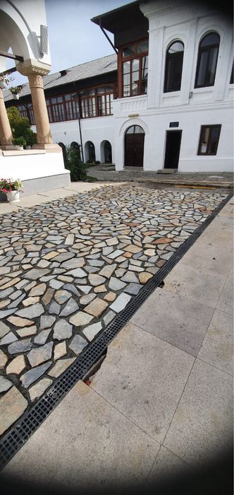 Vând Piatră sau Montez