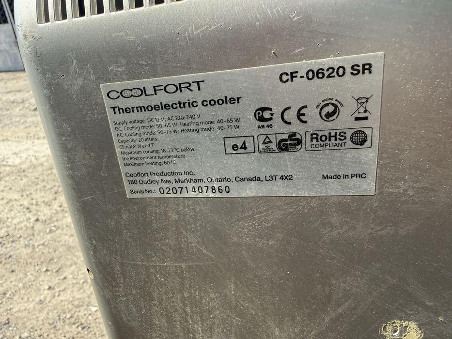 * COOLFORT мини холодильник 12в - 220в в хорошем состоянии