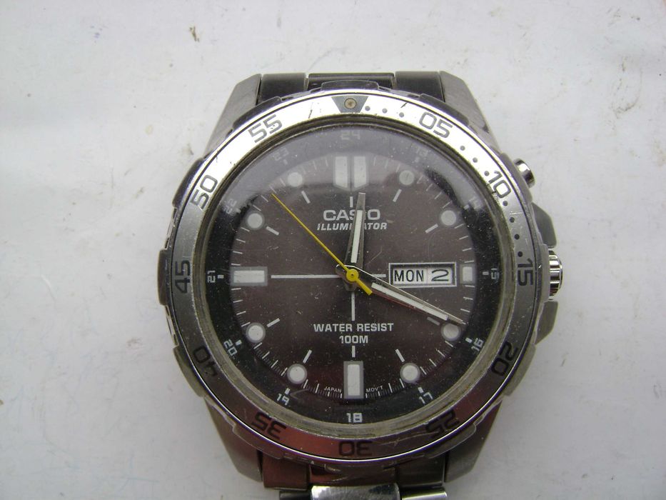 Продавам 5 броя часовници Casio