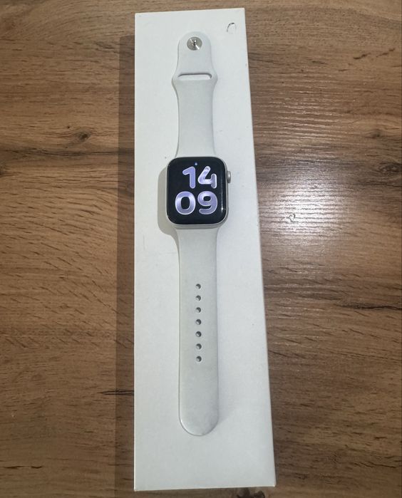 Apple Watch SE  44mm СРОЧНО