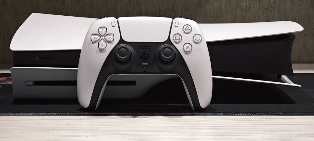 PlayStation 5 (PS5) 1TB + аксессуар
