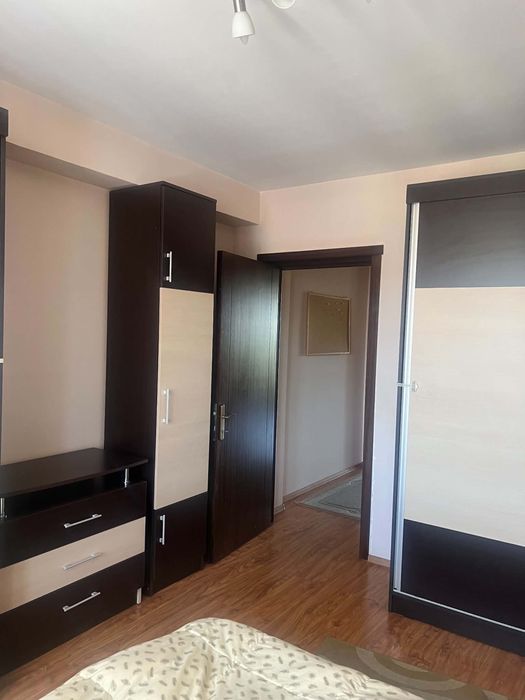 Proprietar Apartament 2 camere vis-a-vi Hanul 3 Sarmale (Bucium - strada principala)  - Mobilat, bucatarie si living separat - 68mp