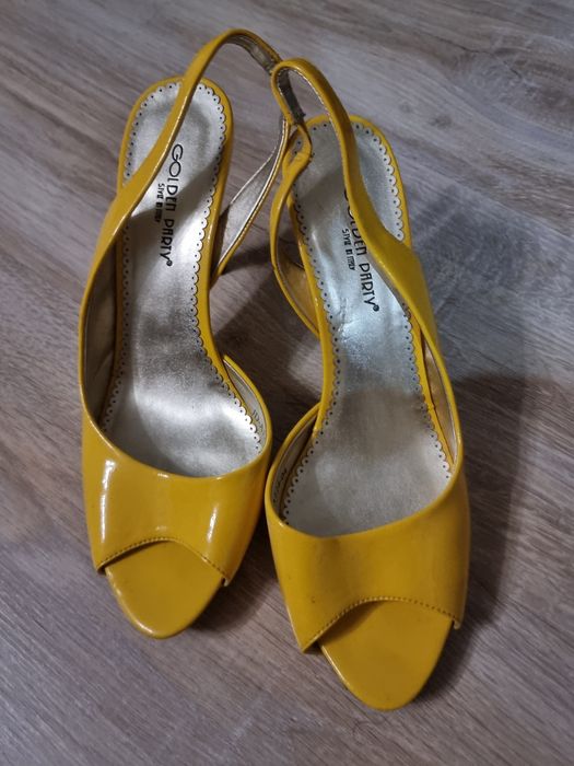 Дешево продам вещи, обувь