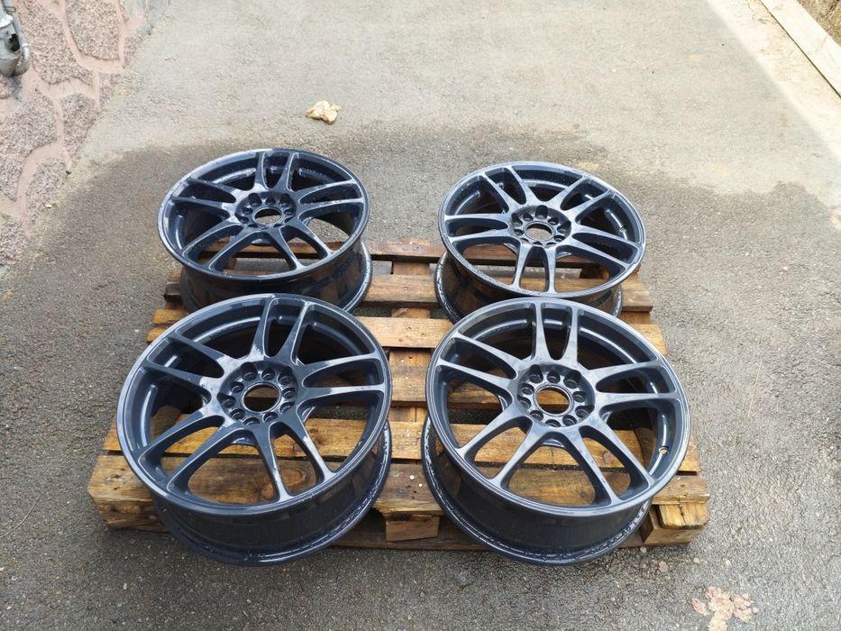Продам оригинальные диски r 17 RAYS