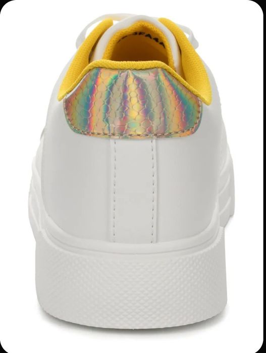 Продам белые кеды ( кроссовки)