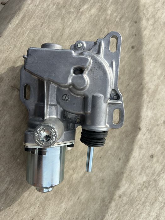 Новый передний мотор стеклоочистителя