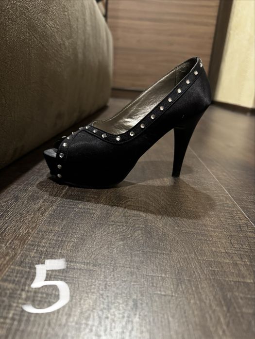 Дамски обувки