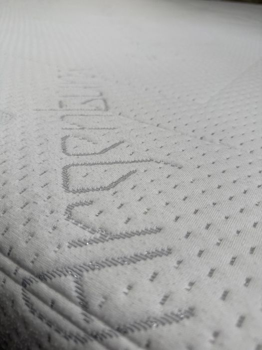 Saltea Memory plus cu fir de argint – stare foarte bună