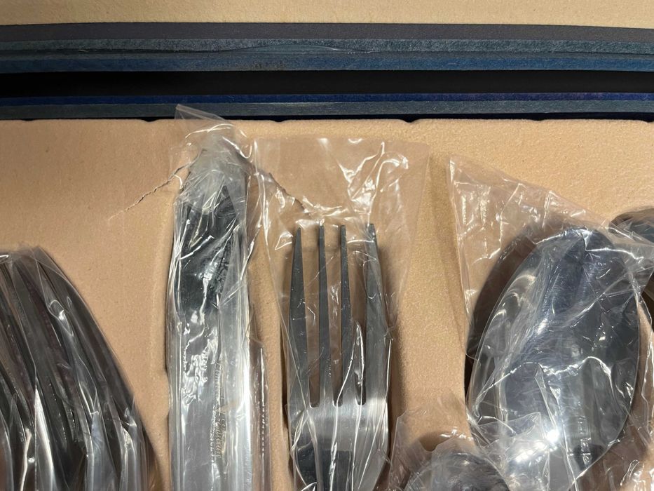 2 комплекта прибори (2х24) Версаче