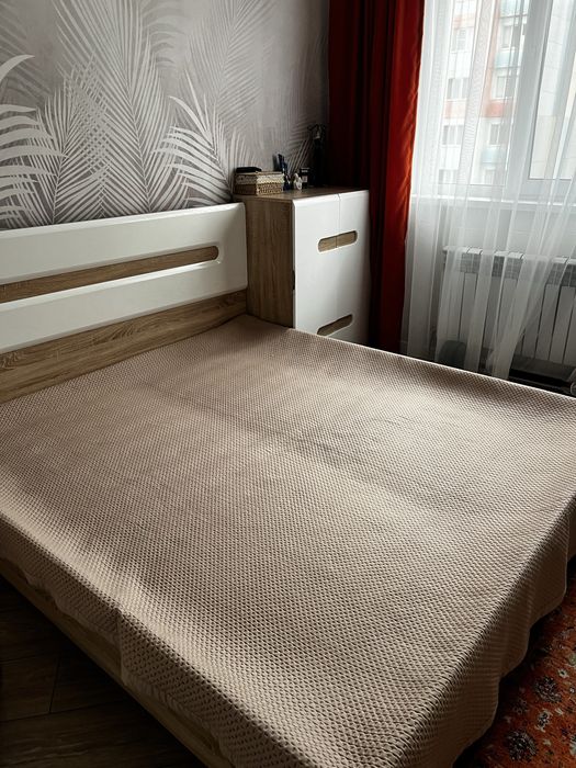 Продам кровать с тумбой