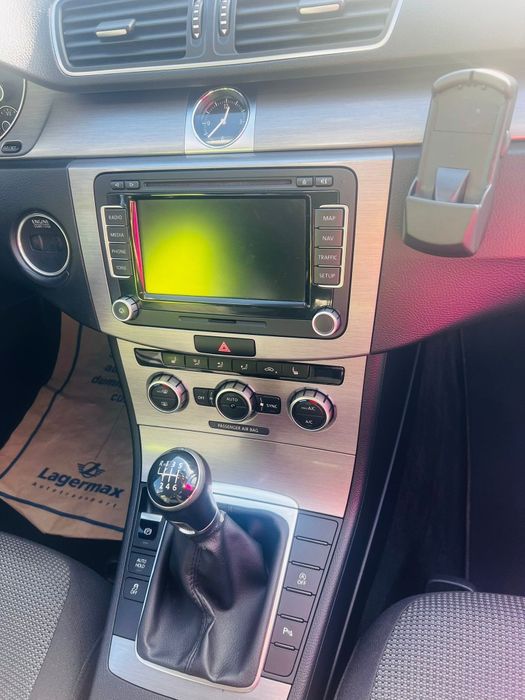 2014 Volkswagen Passat B7 - 1.6 TDI 105Cp - Navi * Camera * Senzori