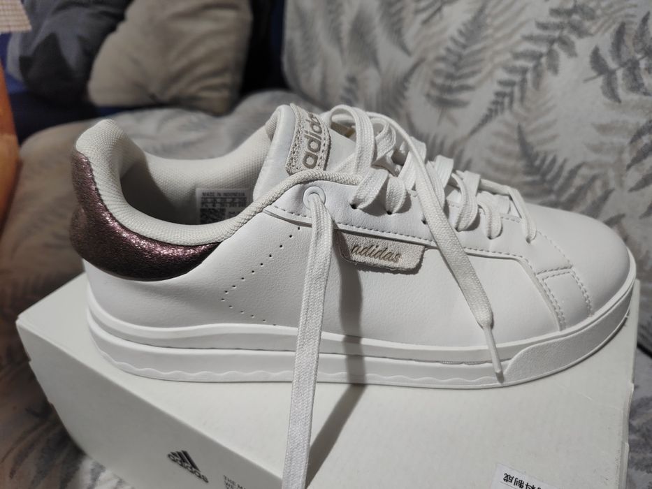 Нови дамски ADIDAS сникърси