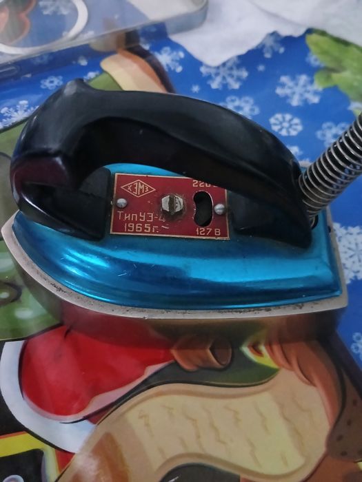 Vind fier de călcat  cu se vede în poze. Din anul  1965.