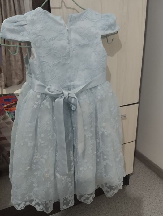 Платье шикарный продам