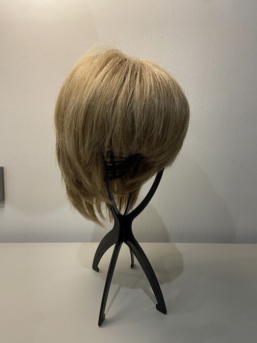 Продам парик из натуральных волос