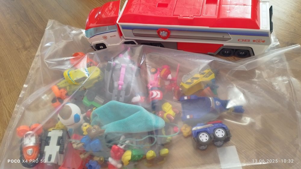 Пес патрул камиона +