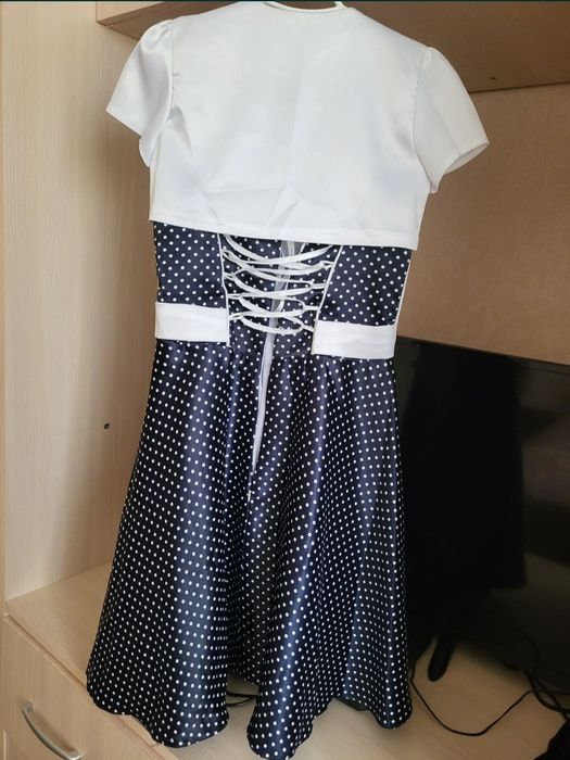 Платье в отличном состоянии на 5 - 6 лет