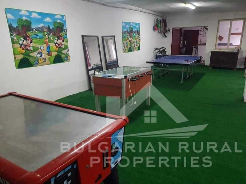 Продава се Хотел в с. Осеновлаг, Област София-област - 1200 кв.м за 375 €/кв.м - Снимка #23