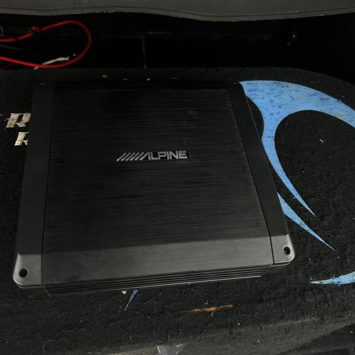 Бас каса с усилвател