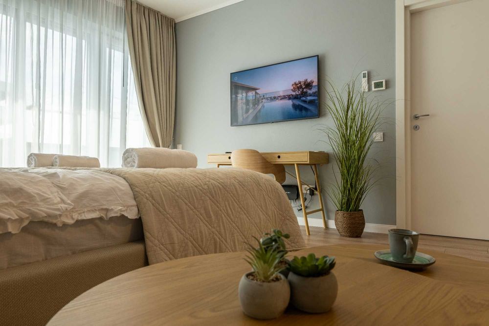 Galeria Studio - Cazare Premium langa Coresi Mall