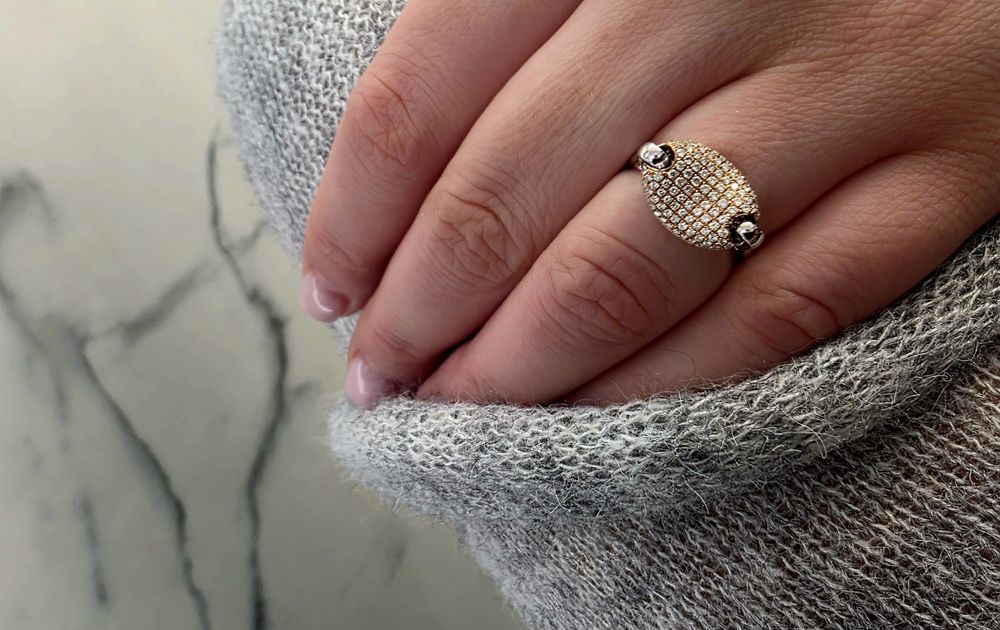 Продам роскошное кольцо, Италия