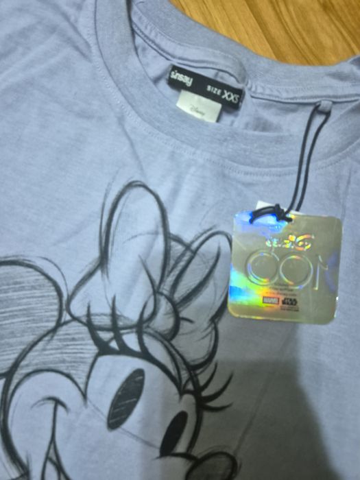 Чисто нова тениска с къс ръкав S-M  размер.