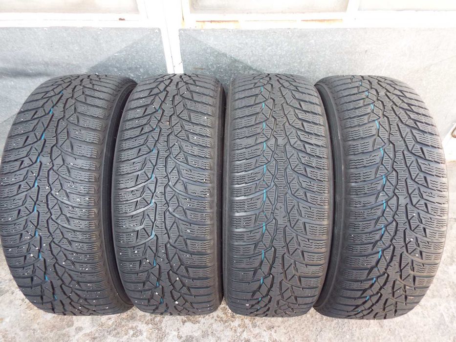 vand 4 anvelope de iarna 215/60/16 nokian wrd4 pret 500lei toate4