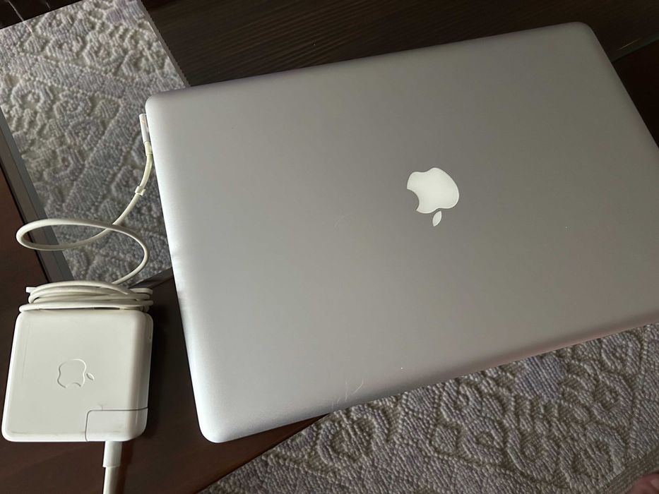 Apple MacBook Pro 17 2011 можно на запчасти