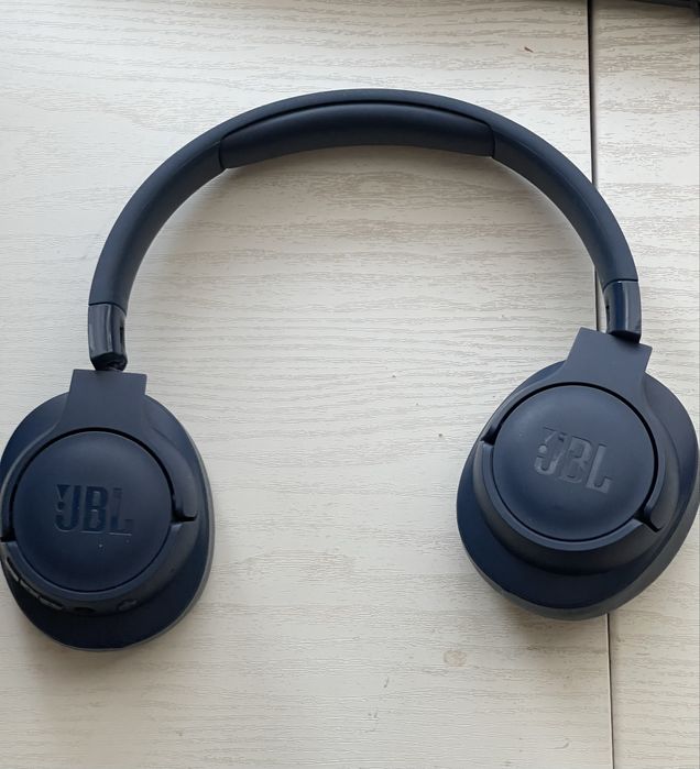 Наушники JBL TUNE 720BT