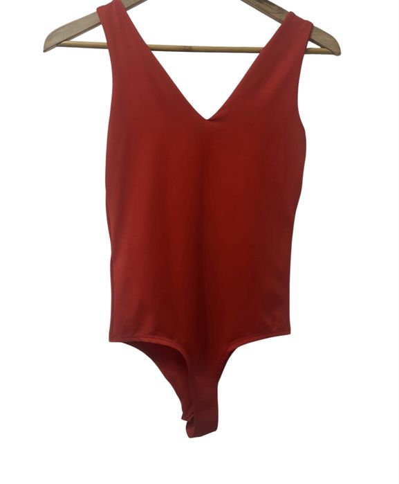 Body roșu, 80 cm circumferință, mărimea XS, fara defecte