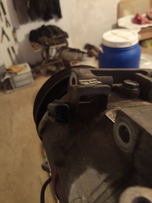 Продам компрессор Кондёр Ниссан х трайл