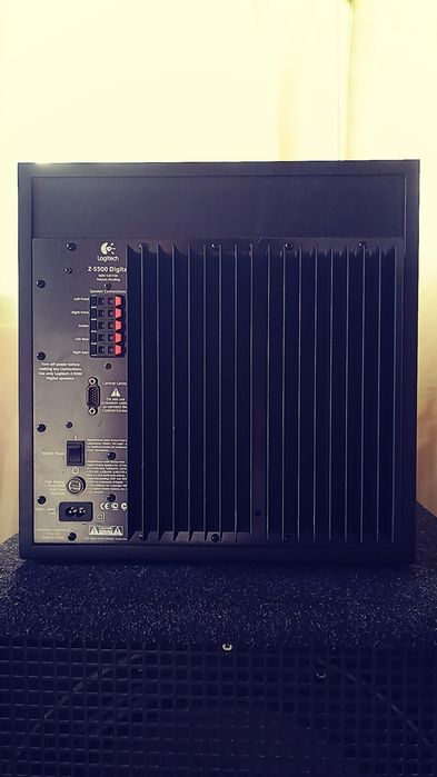 Subwoofer Logitech Z-5500 + Consolă control Stare Impecabilă