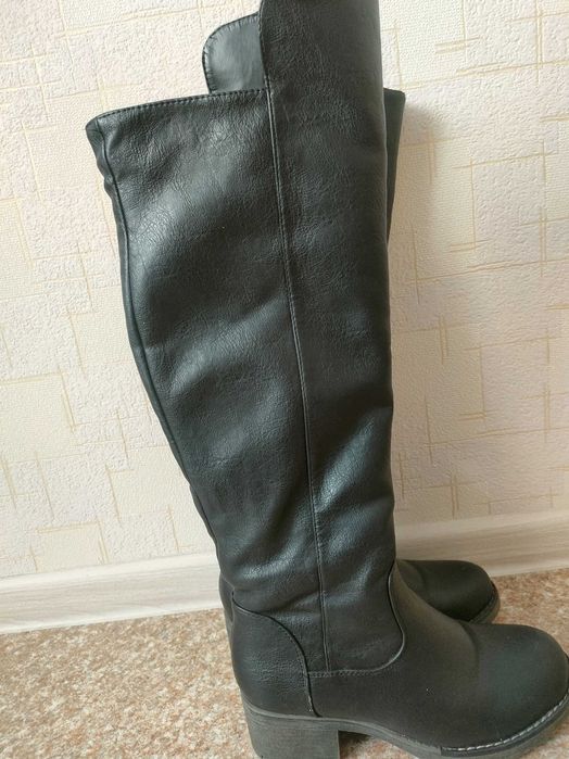 Продам кожаные сапоги