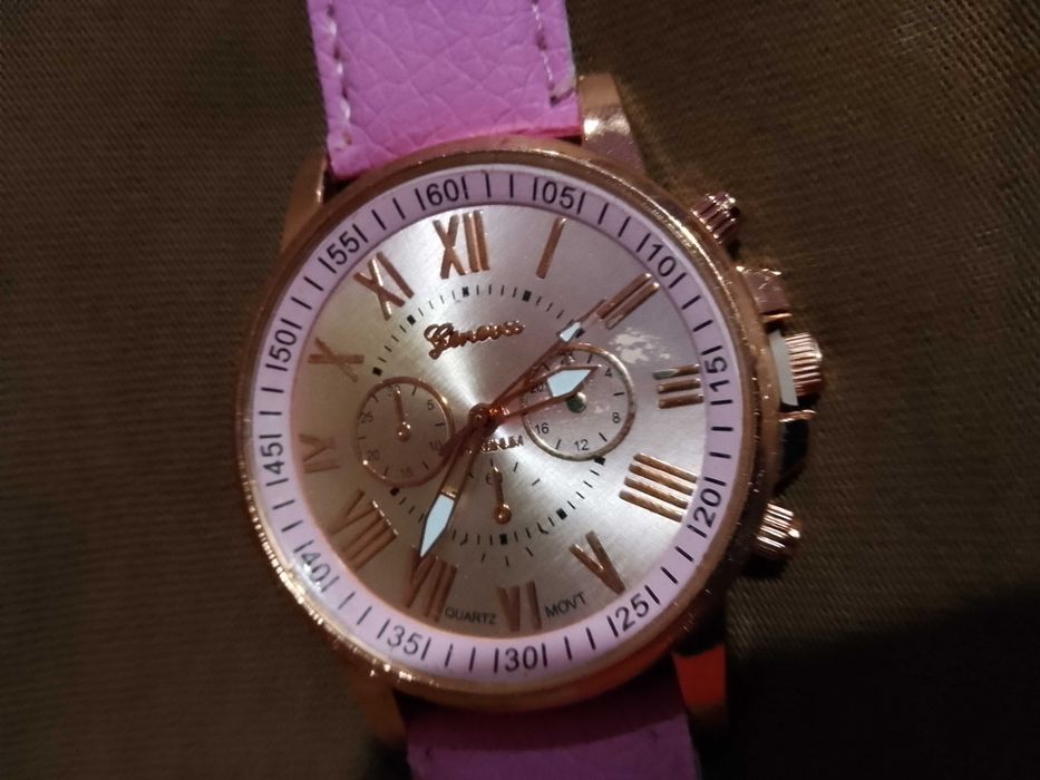 Дамски часовник в цвят розово злато