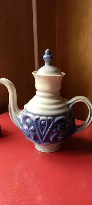 Керамический советский чайник.