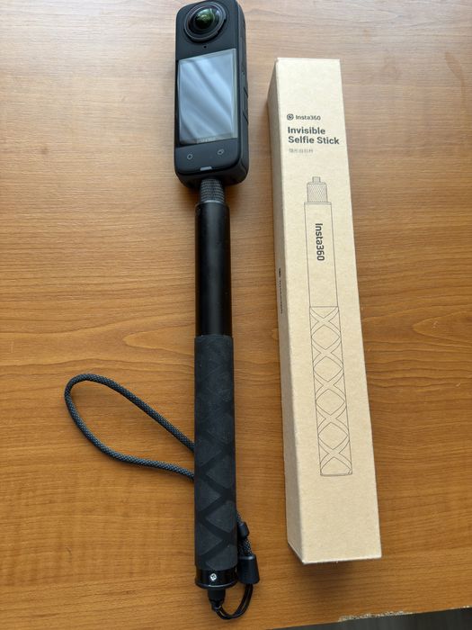 Insta360 X4 + stik INVIZIBIL + 2 baterii si hub incarcare + lentile de protectie