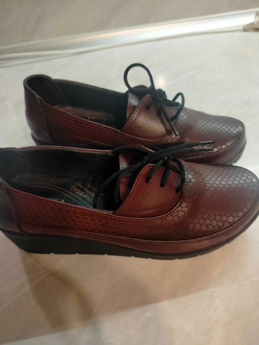 Удобни есенно- зимни обувки