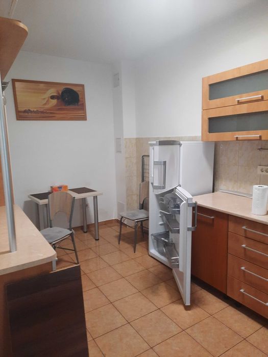 Inchiriez garsoniera Militari Residence