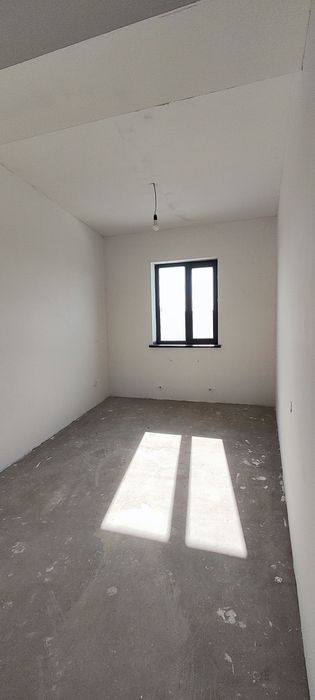 Sergeli Choshtepa Navroʻz koʻcha  3 xonali 69m²  2 etajda novostroyka