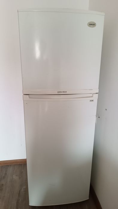 Холодильник Samsung Cooltech