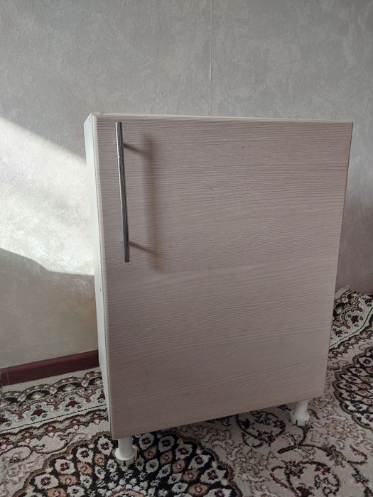 Шкафчик продаю срочно