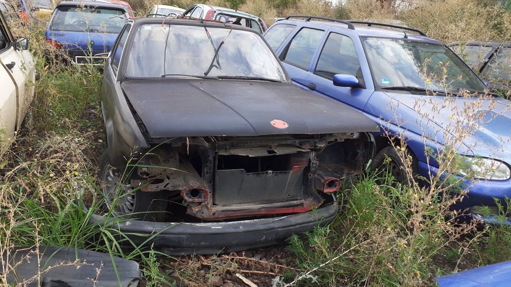 BMW e30 316 couple  trapa an 1985 plus piese