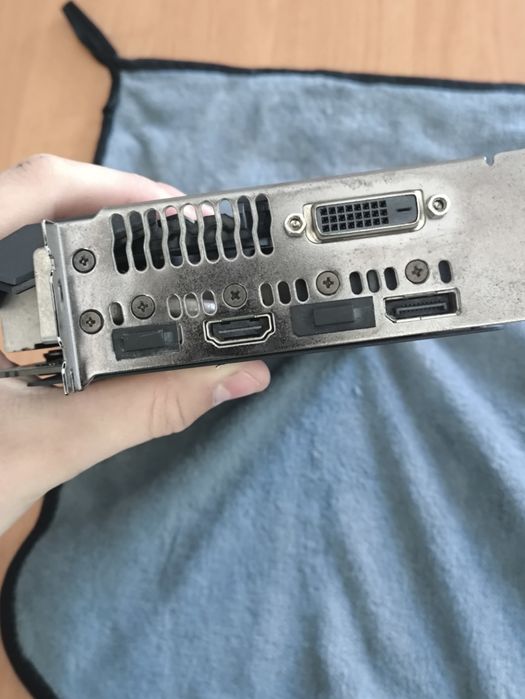 GTX 1060 Asus rog strix 6gb