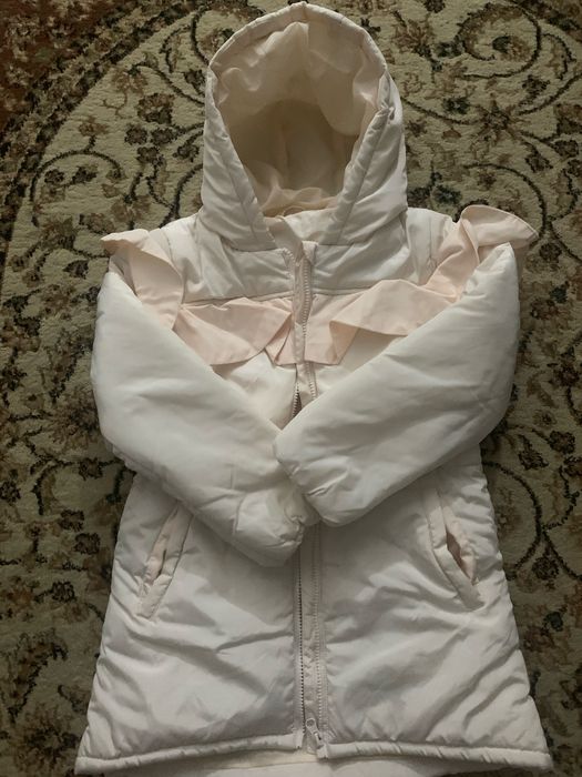 Куртка на девочку даром