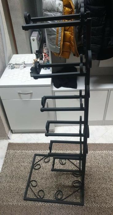 Стойка за вино !