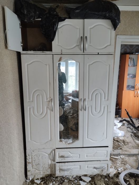 Продам шкаф комнатный